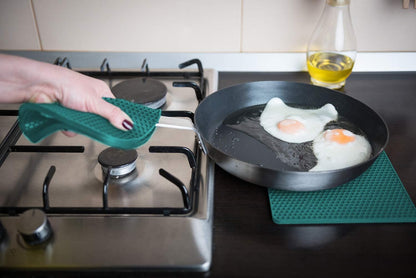 Silicone Pot Holders and Trivet Mats Heat Resistant to 440°F to Protect Your Table and Countertop Contains 4 Pieces 2 round and 2 Squared