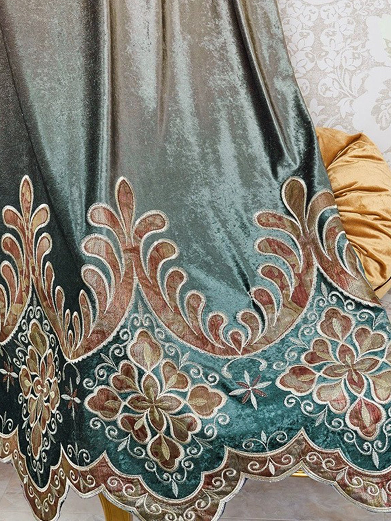 Two Pieces Of Luxurious European Villa Curtains With Elegant Floral Patterns, Suitable For Living Room And Bedroom