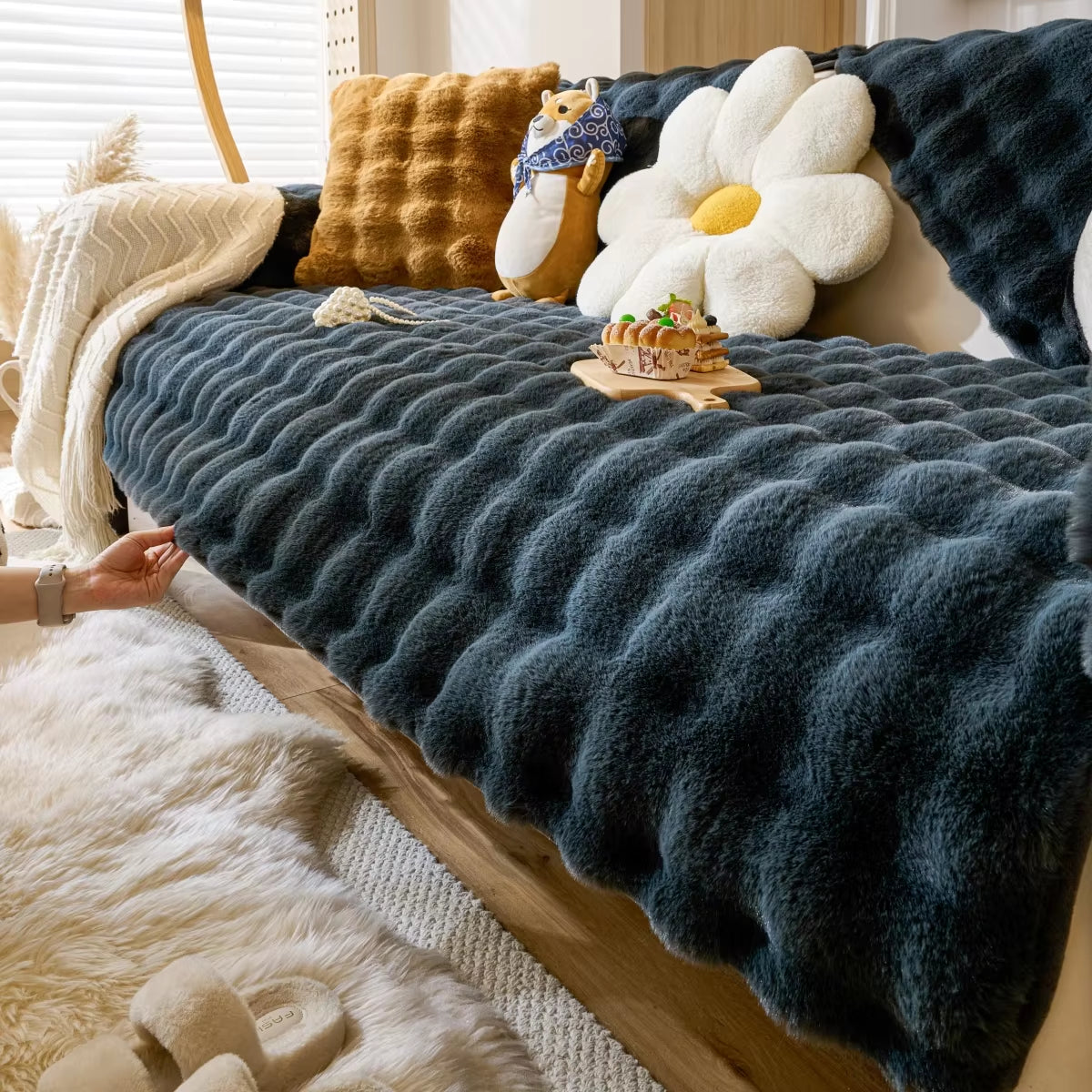 Thicken Imitation Rabbit Fur Plush Sofa Slipcover Non-Slip Soft Sofa Towel Couch Cushion Cover for Living Room Modern Home Decor
