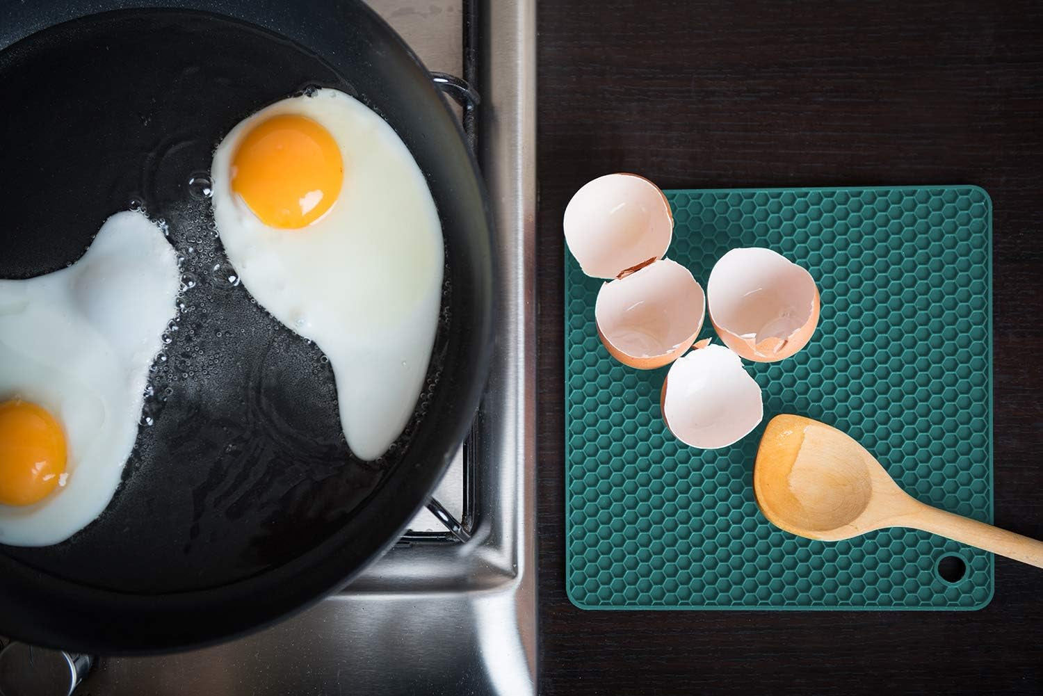 Silicone Pot Holders and Trivet Mats Heat Resistant to 440°F to Protect Your Table and Countertop Contains 4 Pieces 2 round and 2 Squared